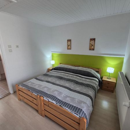 Roxanna Apartman Gyula Esterno foto