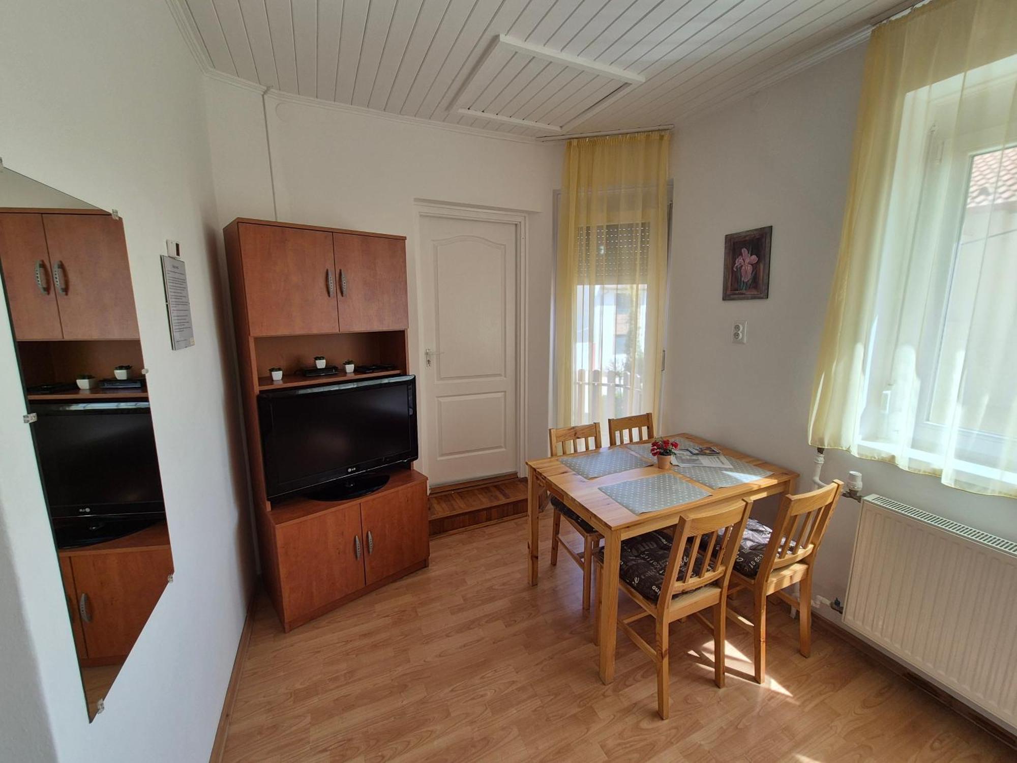 Roxanna Apartman Gyula Esterno foto